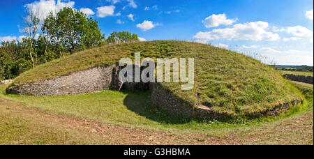 Belas Knap neolithische Grabkammer auf einem Hügel oberhalb von Winchcombe. Cotswolds, England Stockfoto