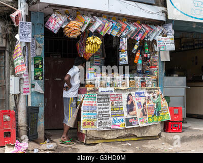 Eine indische Kiosk am Straßenrand in Mylapore, Chennai, Tamil Nadu, Indien, Asien Stockfoto