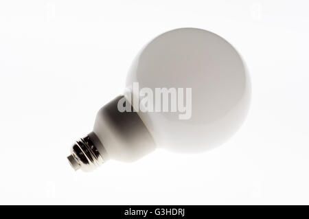 perfekt saubere Energie sparende Lampe-Blick auf eine zeitgenössische Lichtemitter Lampe isoliert auf einem Leuchttisch, hohe Auflösung Stockfoto