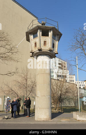 DDR-Wachturm, Erna-Berger-Straße, Potsdamer Platz, Tiergarten, Berlin, Deutschland Stockfoto