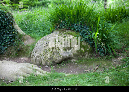 Mud Maid grasbewachsenen Kunstinstallation von Sue & Pete Hill in The Lost Gardens of Heligan Stockfoto