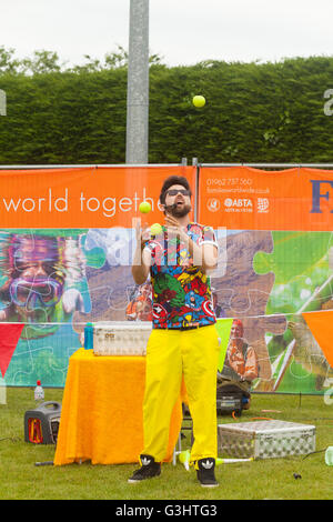 Marky Jay-Zirkus-Workshop am Alresford Music Festival 2016, Alresford, Hampshire, England, Vereinigtes Königreich. Stockfoto