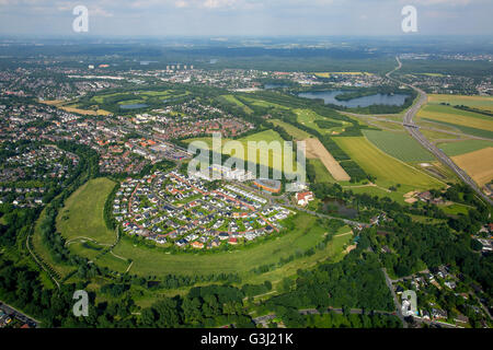 Luftaufnahme, Siedlung Wut Bogen am Angersbach in Huckingen, Wohnsiedlung gebaut im Bug, Duisburg, Ruhrgebiet, Stockfoto