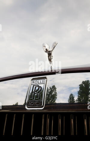 Prag, Tschechische Republik - 20.Mai: Rolls-Royce Wraith Coupé Auto mit Spirit of Ecstasy-Emblem - der stärkste Rolls-Royce in h Stockfoto