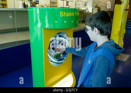 Aktivitäten für Kinder in The World of Glass, St. Helens, Merseyside, Großbritannien Stockfoto