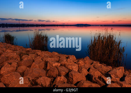 Sunet über See Stockfoto