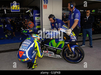 Jerez, Spanien. 23. April 2016. #46 Valentino ROSSI (ITA) Movistar Yamaha MotoGP während des Trainings in der MotoGp Grand Prix Red Bull von Spanien. © Pablo Morano/Pacific Press/Alamy Live-Nachrichten Stockfoto