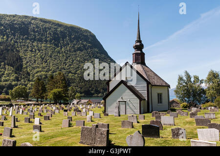 200-jährigen Kirche auf golden Route Ålesund, Ørskog, Stordal, Linge, Valldal, Tafjord, Eidsdal, Norddal, Geiranger, Sunnmøre, Norwegen Stockfoto