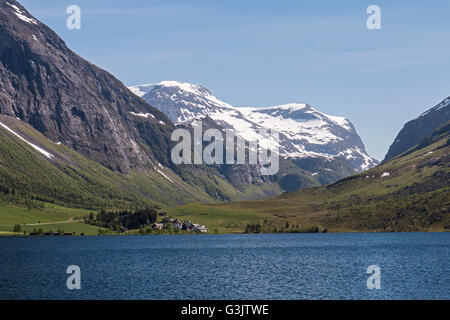 Weiler Indreide auf golden Route Ålesund, Ørskog, Vestre, Stordal, Eidsdal, Norddal, Eide, Geiranger, Sunnmøre, Norwegen Stockfoto