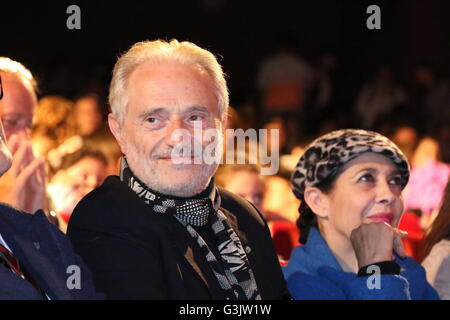 Sant'Arpino, Italien. 27. April 2016. XVIII-Ausgabe der Schule des Theaters PulciNellaMente National Review, Sänger Amedeo Bring Gäste der Veranstaltung. © Salvatore Esposito/Pacific Press/Alamy Live-Nachrichten Stockfoto