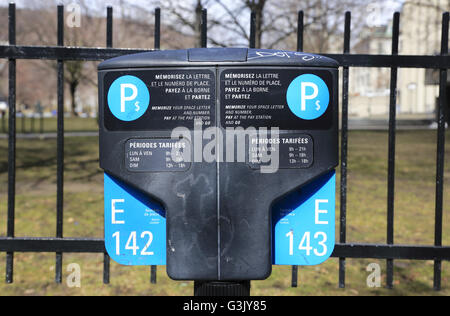 Parkplatz-Mark auf der Straße von Montreal. Quebec, Kanada Stockfoto