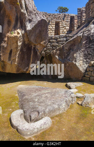 Stein-Features von den Tempel des Kondors in Machu Picchu, Peru Stockfoto