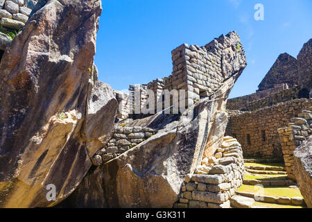 Stein-Features von den Tempel des Kondors in Machu Picchu, Peru Stockfoto