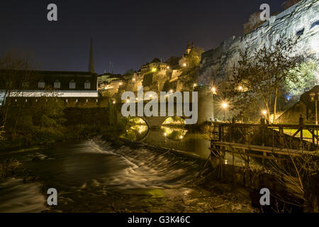 Luxemburg-Stadt Nacht Fluss Stockfoto