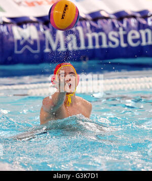 Triest, Italien. 6. April 2016. während die Männer Wasserball Olympia-Qualifikationsturnier Übereinstimmung zwischen Kasachstan / Deutschland © Andrea Spinelli/Pacific Press/Alamy Live News Stockfoto