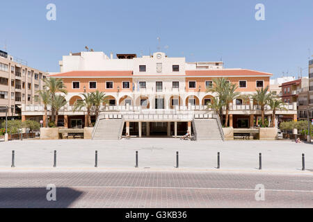 Guardamar del Segura, Alicante, Spanien. 31. Mai 2016: Rathausplatz Guardamar del Segura in Alicante, Spanien Stockfoto