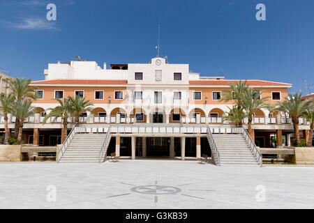 Guardamar del Segura, Alicante, Spanien. 31. Mai 2016: Rathausplatz Guardamar del Segura in Alicante, Spanien Stockfoto