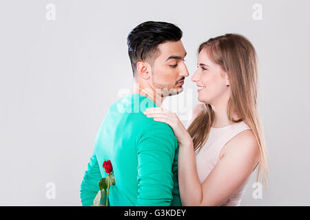 2 Ehepaare Ausländer Valentinstag vorschlagen Stockfoto