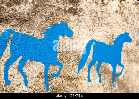 Textur oder Hintergründe der gemalten Pferd auf die zementierte Wand. Stockfoto