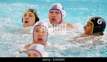 Triest, Italien. 6. April 2016. Sergej Gubarev Kasachstan sieht, während die Männer Wasserball Olympia-Qualifikationsturnier Match zwischen Deutschland und Kasachstan V © Andrea Spinelli/Pacific Press/Alamy Live News Stockfoto