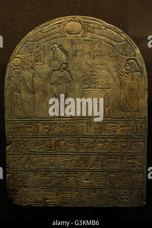 Ägypten. Stele von Tanit-Jade. Verstorbenen Opfergaben an den Gott Osiris, kümmert sich das Urteil der Toten. Die Eremitage. St. Petersburg. Russland. Stockfoto