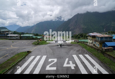 Weltweit gefährlichsten Flughafen im Himalaya Stockfoto