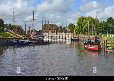 Harle und Museum Hafen, historische Schiffe, Carolinensiel, Ostfriesland, Niedersachsen, Deutschland Stockfoto