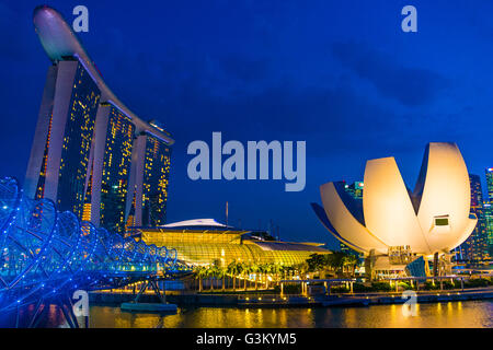 Marina Bay Sands Hotel und ArtScience Museum, Nachtszene, Marina Bay, Downtown Core, Singapur Stockfoto