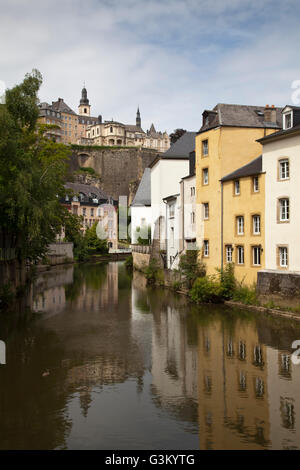 Der Fluss Alzette in den Grund Bezirk, untere Stadt, die Stadt Luxemburg, Luxemburg, Europa, PublicGround Stockfoto