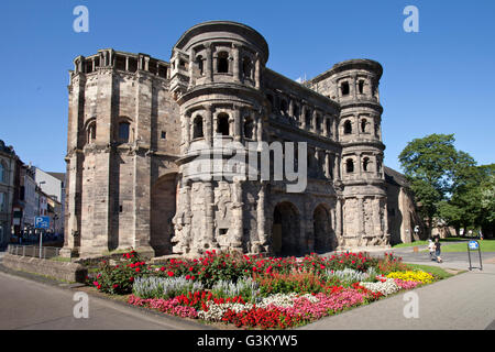 Das Stadttor Roman Porta Nigra, Trier, Rheinland-Pfalz, PublicGround Stockfoto