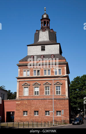 Roten Turm auf das Kurfürstliche Schloss, Trier, Rheinland-Pfalz, PublicGround Stockfoto