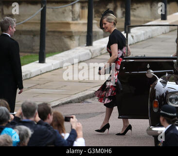 Die Gräfin von Wessex kommt für die jährliche Bestellung des Hosenbandordens Service an Str. Georges Kapelle, Windsor Castle. Stockfoto