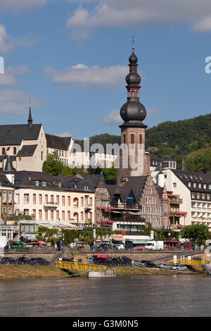 Mosel und katholische Pfarrkirche St. Martin, Cochem, Mosel, Rheinland-Pfalz, PublicGround Stockfoto