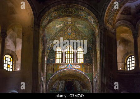 Ravenna, Italien-august 21, 2015:view aus dem Inneren der Basilika San Vitale in Ravenna-Italien. Stockfoto