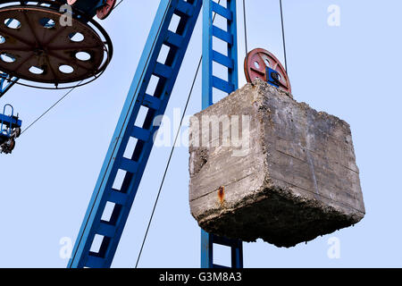 Das Gegengewicht auf der Seilbahn. Stockfoto