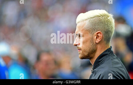 Euro 2016 - Wales V Slowakei: Aaron Ramsey von Wales geht heute auf den Platz vor ihrem Spiel mit der Slowakei im Stadion Stade de Bordeaux in Bordeaux, Frankreich. Stockfoto