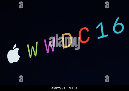 San Francisco, USA. 13. Juni 2016. Das Logo von der Entwicklerkonferenz WWDC 2016 Apple kann in San Francisco, USA, 13. Juni 2016 zu sehen. Foto: Christoph Dernbach/Dpa - NO-Draht-SERVICE-/ Dpa/Alamy Live News Stockfoto