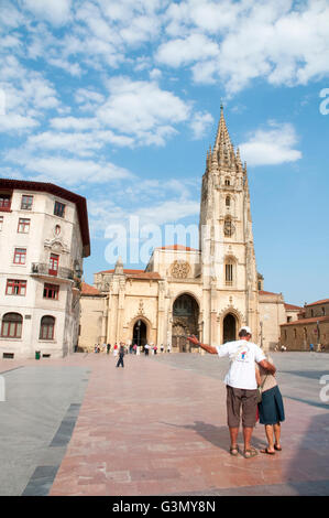 Gotische Kathedrale. Alfonso II El Casto Platz, Oviedo, Asturien, Spanien. Stockfoto