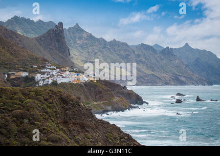 Felsen an der Küste von Benijo Strand (Playa de Benijo), Teneriffa, Spanien Stockfoto