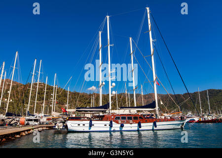 MARMARIS, Türkei - 15. September 2014: Yachten im Hafen Marmaris Mugla Provinz in der Türkei. Tour in 2013 mehr als 3 Mio. Stockfoto