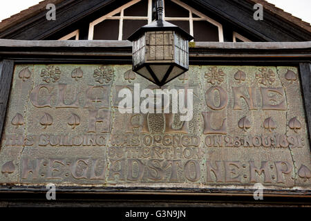 Großbritannien, England, Wirrall, Port Sunlight, Glastone Theater eröffnet im Jahre 1891, Schild über dem Eingang Stockfoto