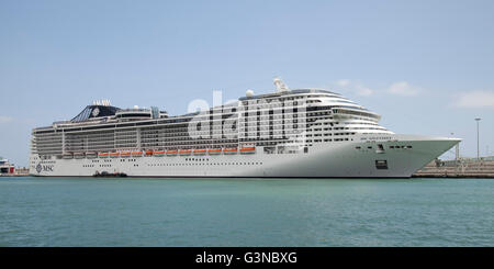 Kreuzfahrtschiff MSC Splendida in Port Vell, Barcelona, Katalonien, Spanien, Europa Stockfoto