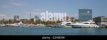 Luxus-Yachten in Port Vell, Marina Port Vell Barcelona, Katalonien, Spanien, Europa Stockfoto