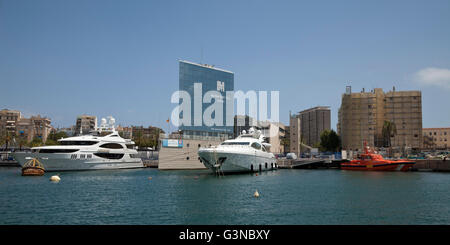 Luxus-Yachten in Port Vell, Marina Port Vell Barcelona, Katalonien, Spanien, Europa Stockfoto