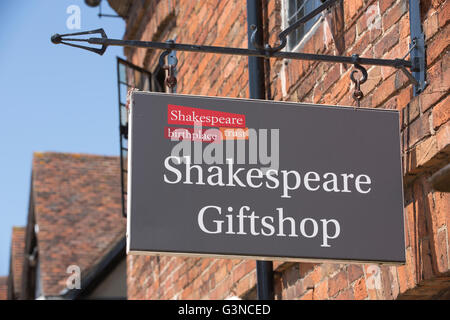 Shakespeares Geburtshaus Vertrauen Souvenirladen am Henley Street, Stratford Warwickshire, UK Stockfoto