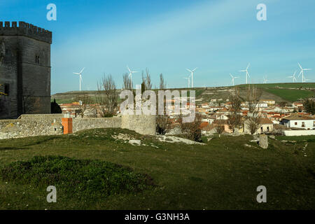 Burg in Ampudia, Palencia, Kastilien und Leon, Spanien. Stockfoto