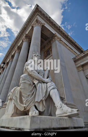 Skulptur vor dem Parlament in Wien, Österreich, Europa Stockfoto