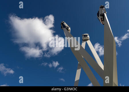 Skulptur Inspiration 911 am Porscheplatz, Künstler Gerry Judah, Stuttgart-Zuffenhausen, Baden-Württemberg, Deutschland Stockfoto