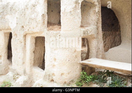 Farkasko Höhle Kunst im 500 Jahre alten Trygolyte Häuser, Eger, Ungarn, Europa Stockfoto