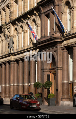 Merseyside, Liverpool, North John Sreet, Zentralgebäude, anstrengenden Tag Nacht Hotel mit Beatles Statuen Stockfoto